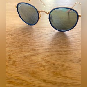 Ray-Ban round folding